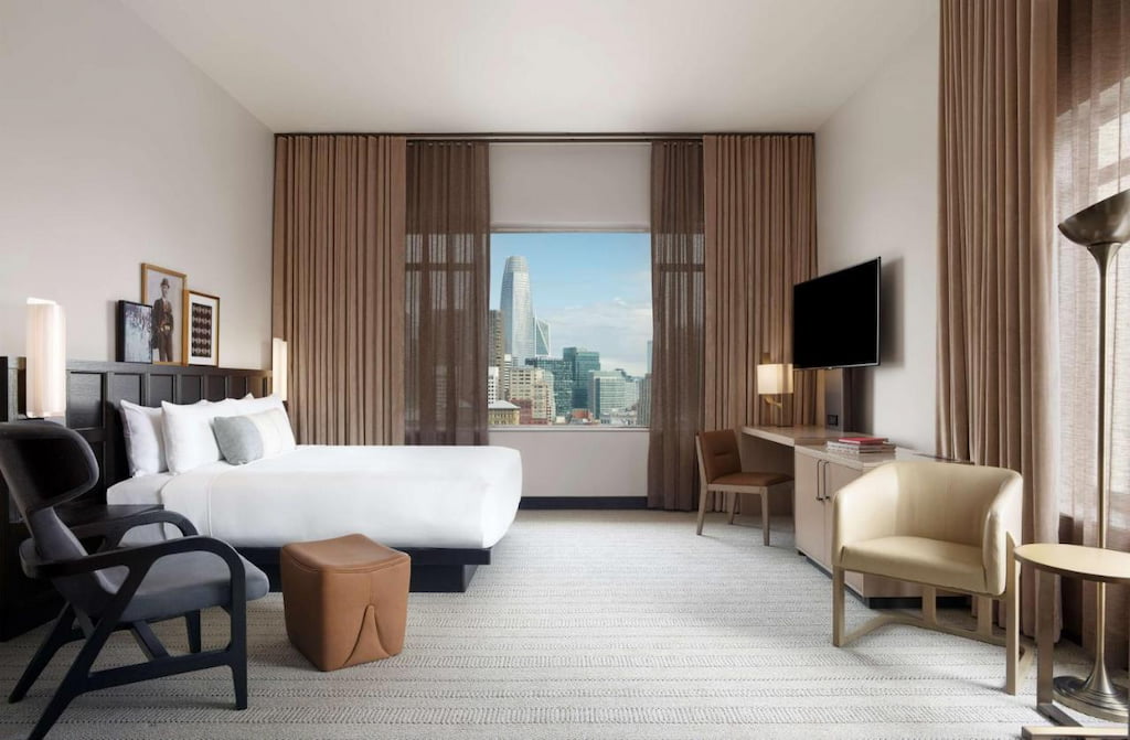 Union Square hotel in San Francisco room with king-size bed near the window with panoramic views of the city