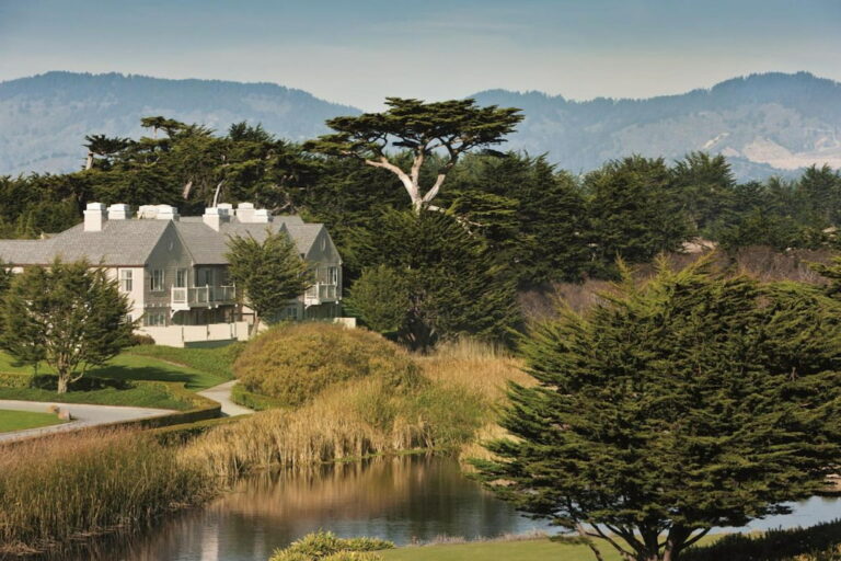 15 Stylish Boutique Hotels in Half Moon Bay, California (+ Holiday Homes)